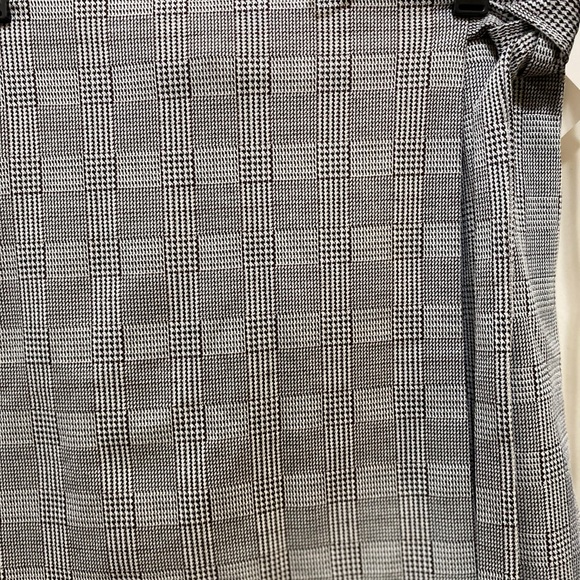 NWT LF mini wrap skirt - Picture 2 of 6